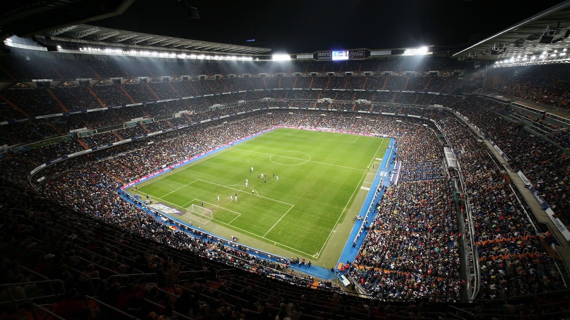 闪电两连击!阿贾克斯5分钟打爆热刺,北伦敦防线崩溃实录,以便我为您生成标题。